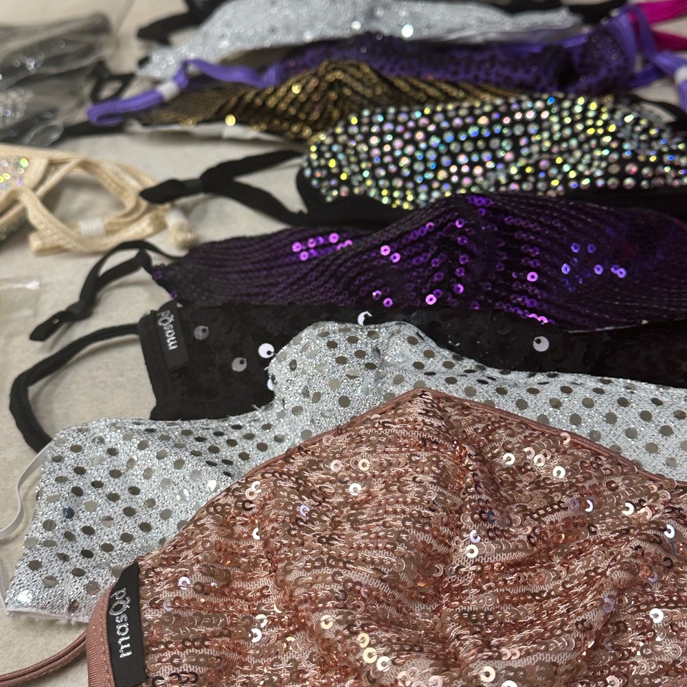 Bundle of 22 Assorted masks AND  3 Lanyards - Picture 5 of 15